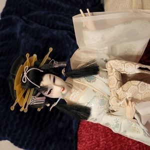 Reduced! Vintage Nishi Snow Queen doll